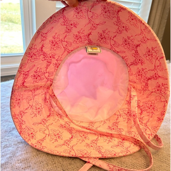 The Master’s Tournament ladies pink magnolia sun hat. Fully lined /tie closure. main image 4